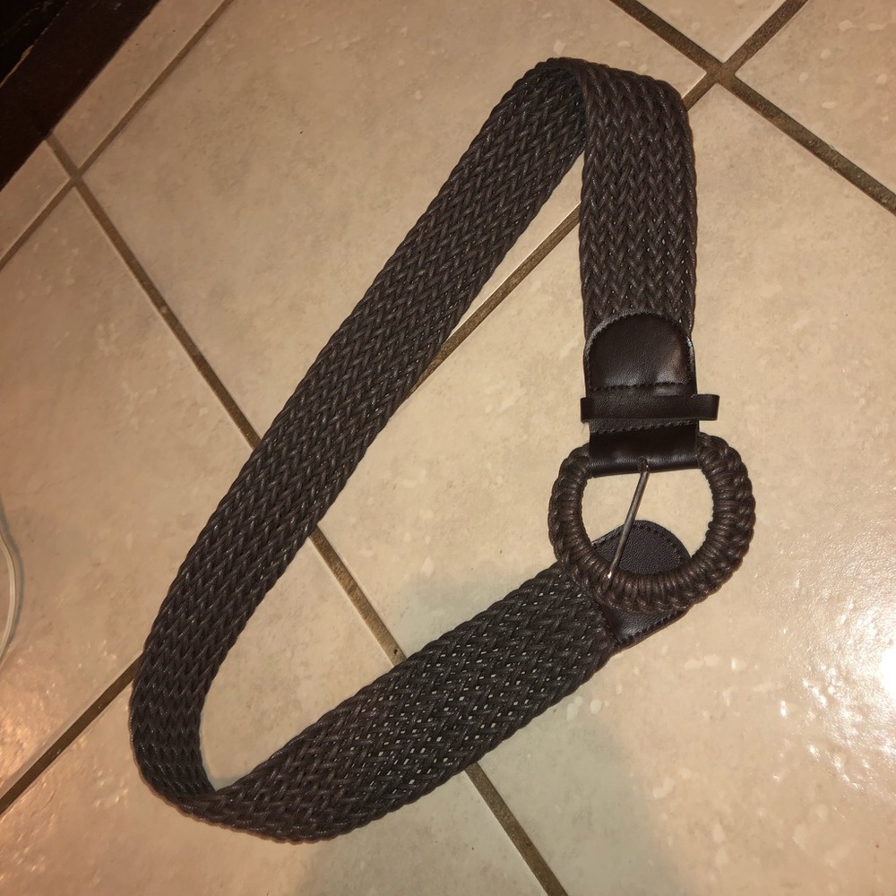 Accessory belts